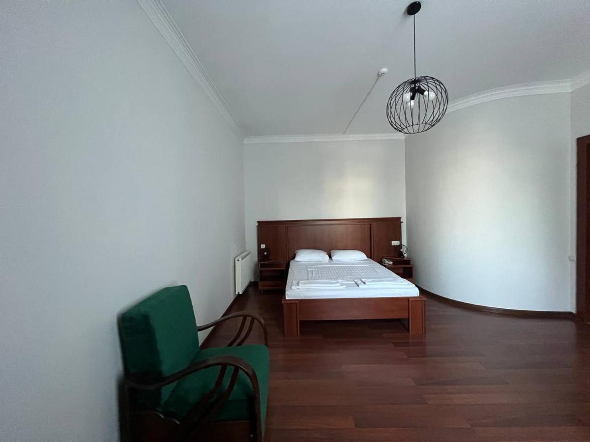 Aristocrat Hotel Tbilisi Exterior foto